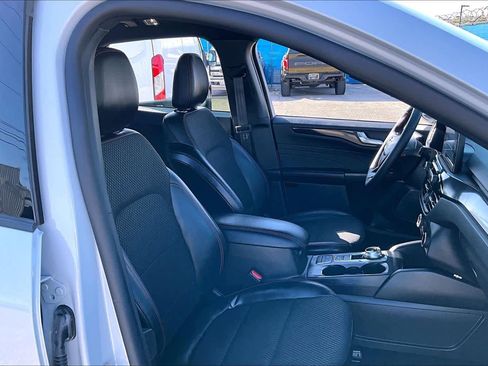 Used 2025 Ford Escape ST-Line image 9