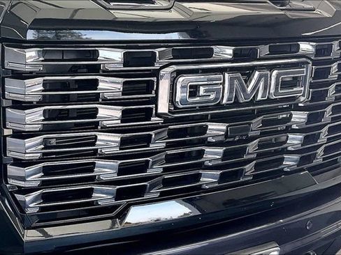 Used 2024 GMC Sierra 2500 Denali Ultimate AWD/4WD image 30