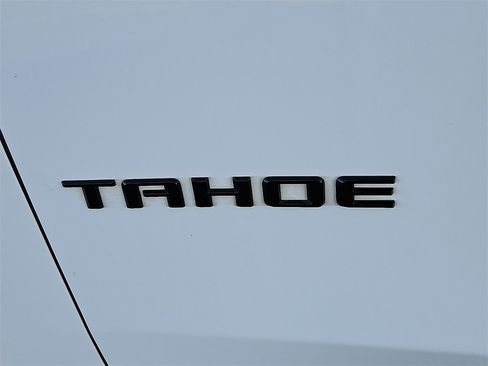 Used 2022 Chevrolet Tahoe Z71 w/ Z71 Off-Road Package image 15