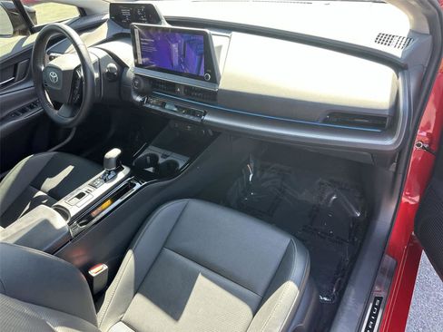 Used 2023 Toyota Prius XLE FWD image 13
