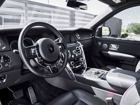 Used 2020 Rolls-Royce Cullinan AWD/4WD image 2