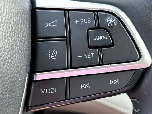 New 2026 Toyota Highlander Limited AWD/4WD image 38