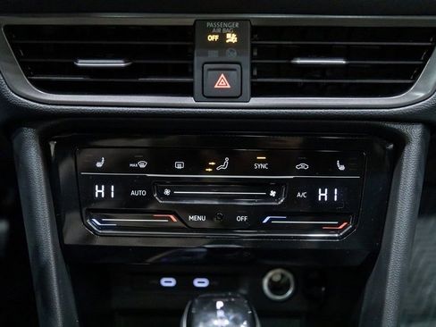 New 2026 Volkswagen Taos SE image 20