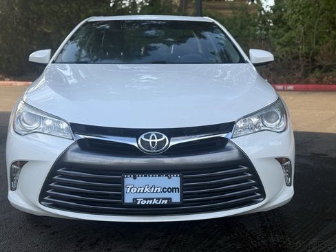 Used 2015 Toyota Camry XLE image 2
