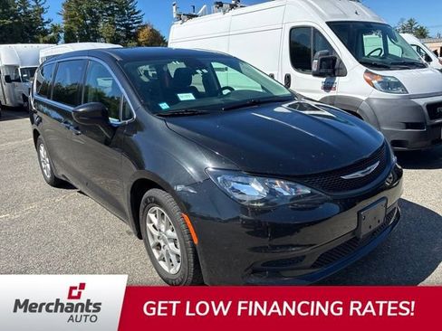 Used 2023 Chrysler Voyager LX FWD image 1