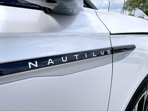 Used 2024 Lincoln Nautilus Reserve w/ Equipment Group 202A image 21