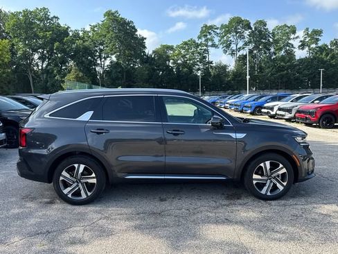 Certified 2023 Kia Sorento EX AWD/4WD image 6