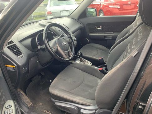 Used 2013 Kia Soul + image 12
