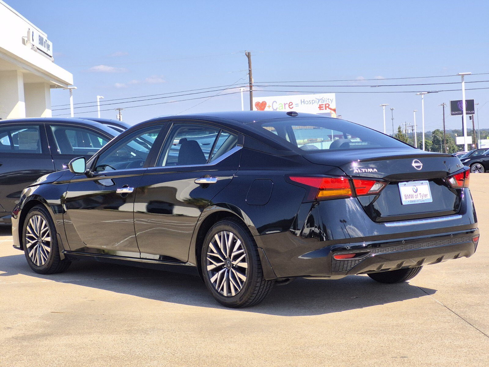 Used 2023 Nissan Altima 2.5 SV FWD image 4