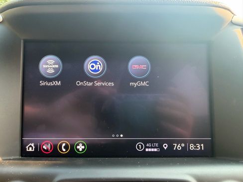 Used 2024 GMC Terrain SLT AWD/4WD image 43