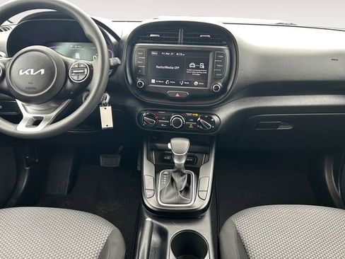 Used 2025 Kia Soul LX image 11