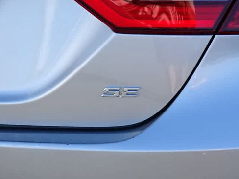 Certified 2024 Toyota Camry SE FWD image 10