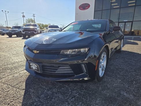 Used 2017 Chevrolet Camaro LT image 3