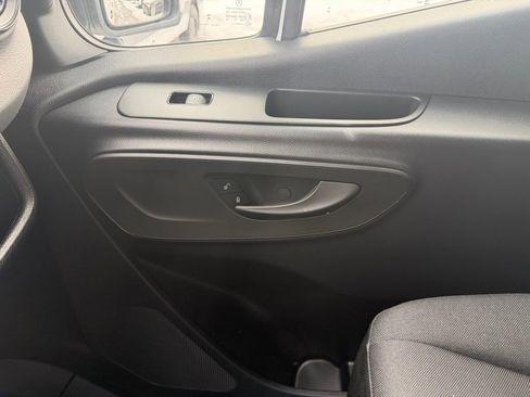 Used 2024 Mercedes-Benz Sprinter 2500 image 24