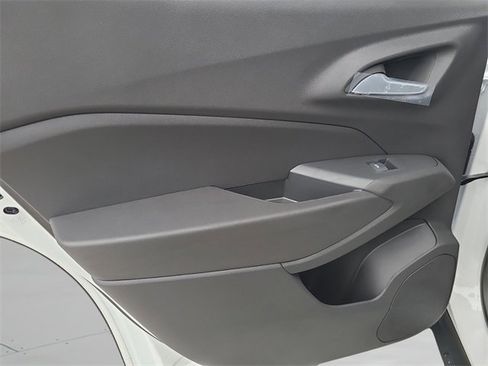 New 2026 Chevrolet Trax LT w/ Driver Confidence Package image 17