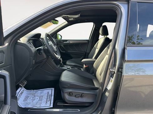 Used 2023 Volkswagen Tiguan SE R-Line image 9