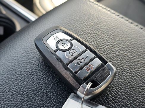 Used 2022 Ford F250 Lariat w/ Lariat Ultimate Package image 37