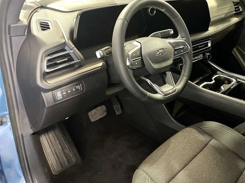 Used 2026 Chevrolet Traverse LT w/ Driver Confidence Package AWD/4WD image 9
