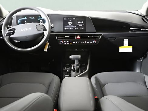 New 2025 Kia Niro LX image 19