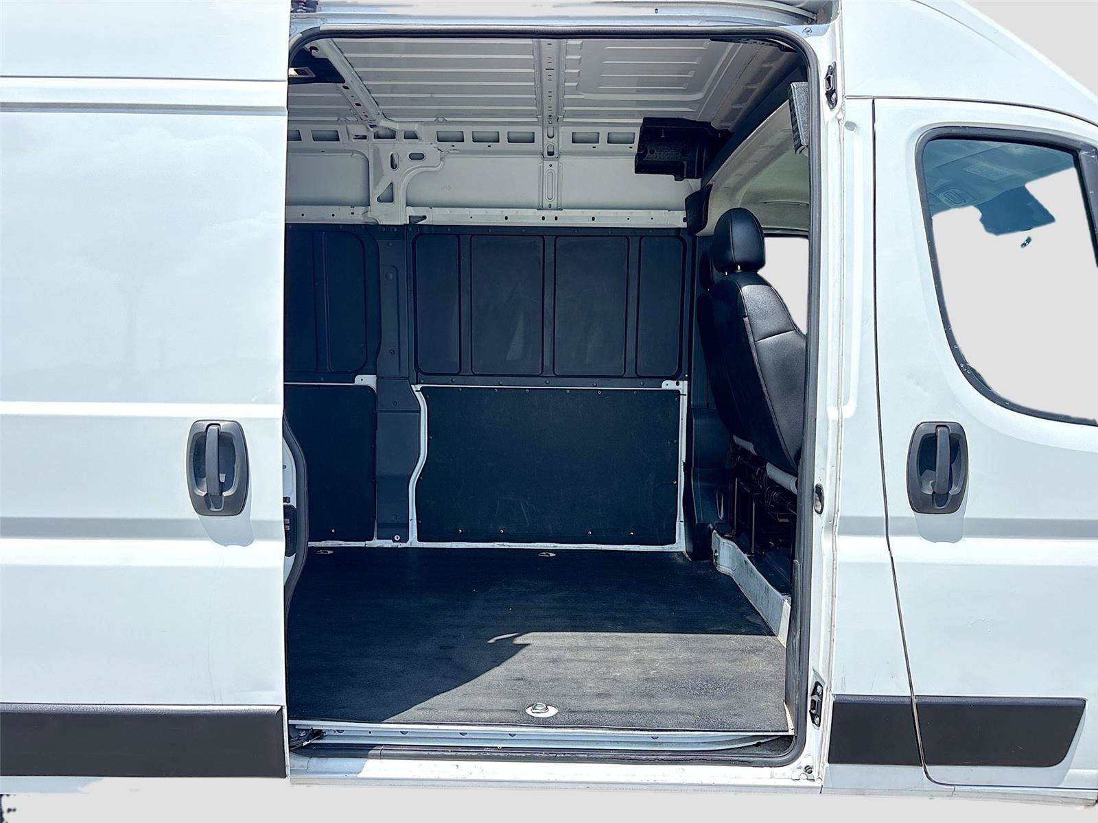 Used 2025 RAM ProMaster 2500 w/ Convenience Group FWD image 25