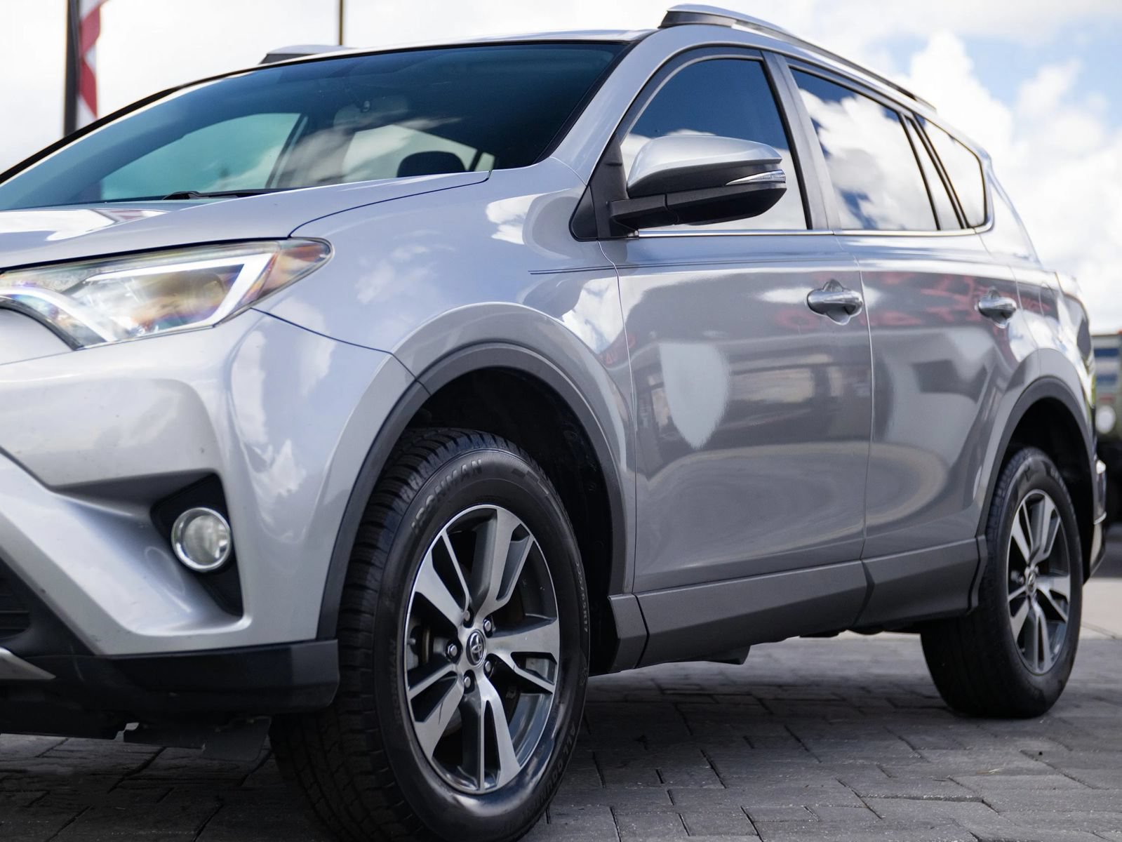 Used 2016 Toyota RAV4 XLE FWD image 7