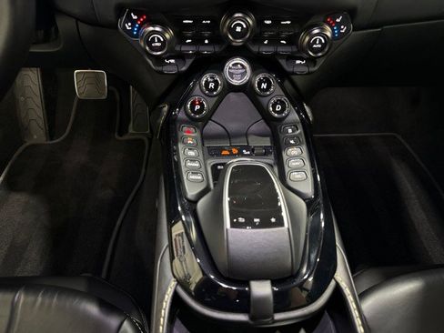 Used 2019 Aston Martin V8 Vantage Coupe image 78