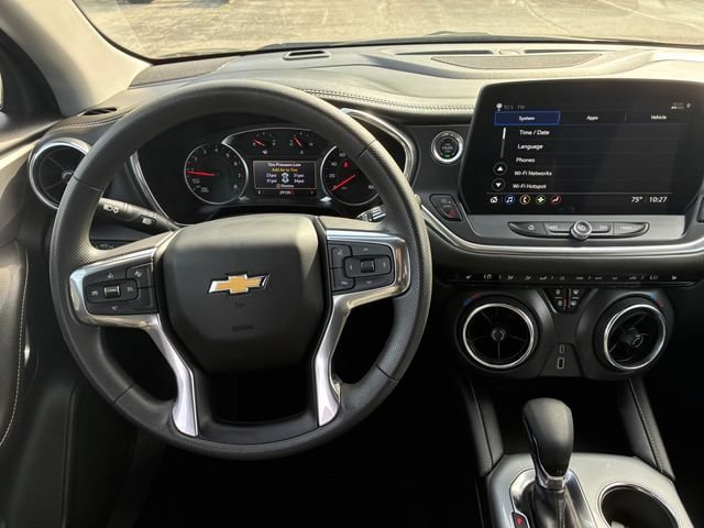 Used 2025 Chevrolet Blazer LT AWD/4WD image 14