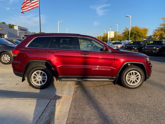 Used 2019 Jeep Grand Cherokee Laredo AWD/4WD image 2