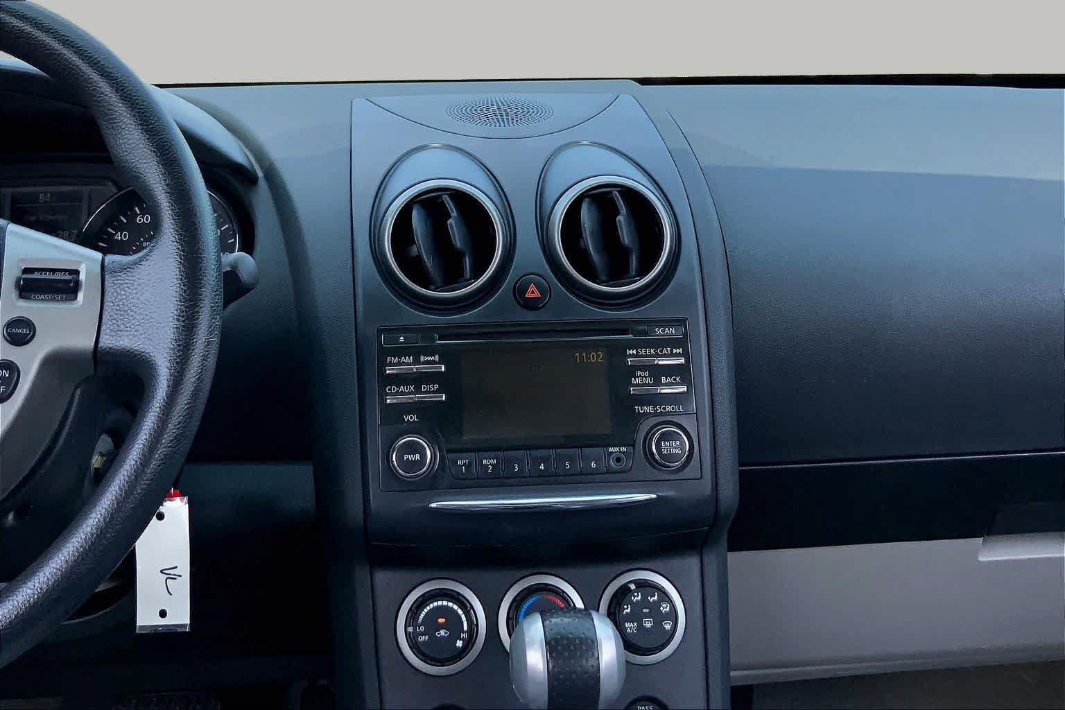 Used 2014 Nissan Rogue S w/ Convenience Package FWD image 7