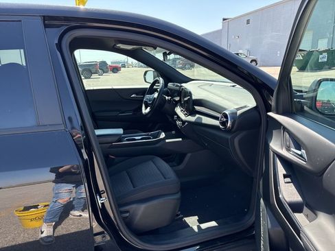 Used 2025 Chevrolet Equinox LT image 18