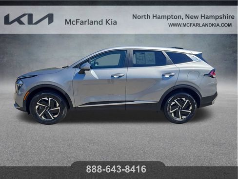 Used 2023 Kia Sportage LX AWD/4WD image 3