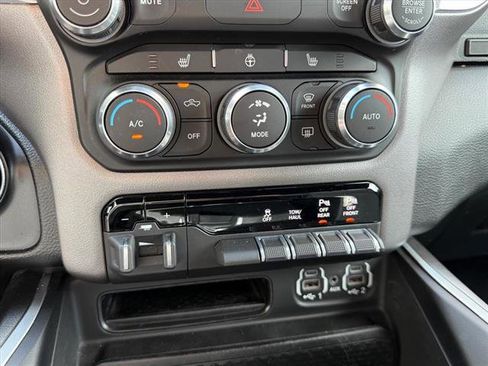 Used 2021 RAM 1500 Big Horn AWD/4WD image 17