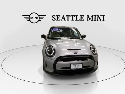 Certified 2024 MINI Cooper SE image 3