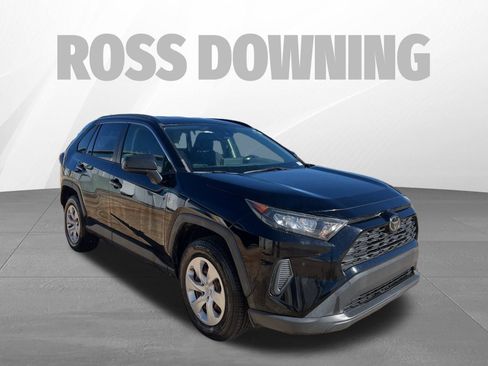 Used 2019 Toyota RAV4 LE image 3