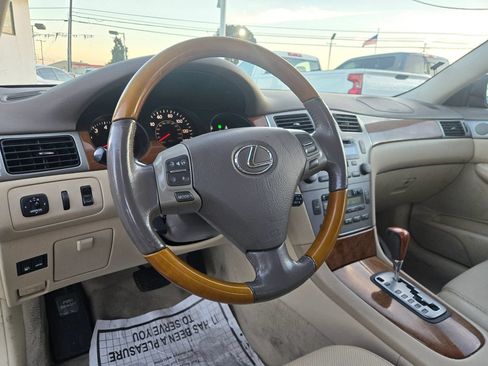 Used 2005 Lexus ES 330 FWD image 11