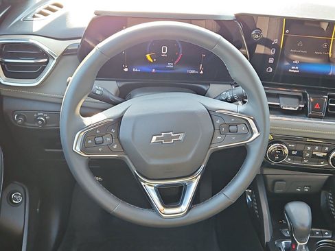 Used 2025 Chevrolet TrailBlazer ACTIV w/ Convenience Package FWD image 12