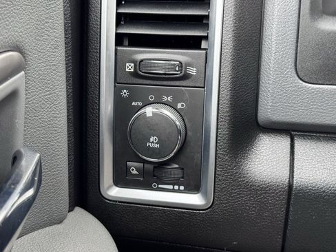 Used 2016 RAM 3500 Big Horn image 32