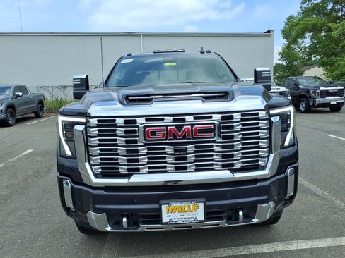 New 2026 GMC Sierra 2500 Denali w/ LPO, GMC Protection Package AWD/4WD image 2