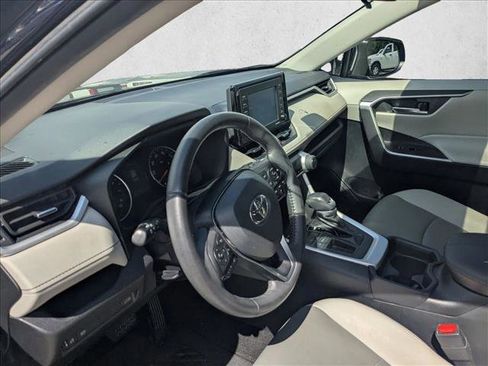 Used 2021 Toyota RAV4 XLE Premium FWD image 10