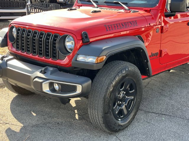 Used 2024 Jeep Gladiator Sport AWD/4WD image 9