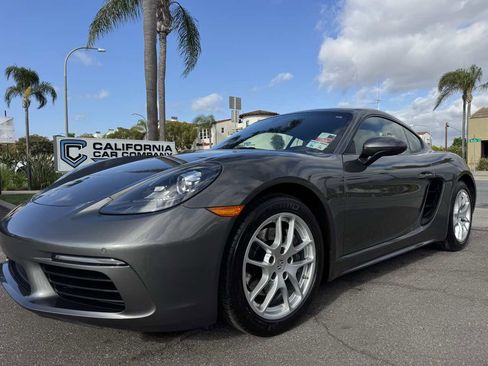 Used 2019 Porsche 718 Cayman RWD image 15