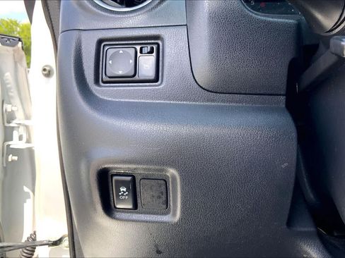 Used 2019 Nissan Versa Note SV FWD image 33