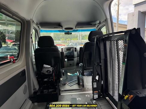 Used 2016 Mercedes-Benz Sprinter 2500 image 21