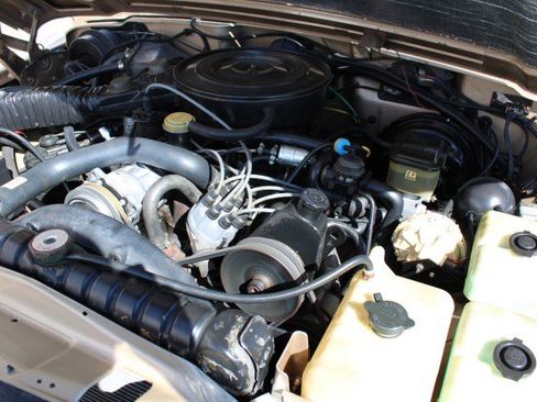 Used 1990 Jeep Grand Wagoneer image 82