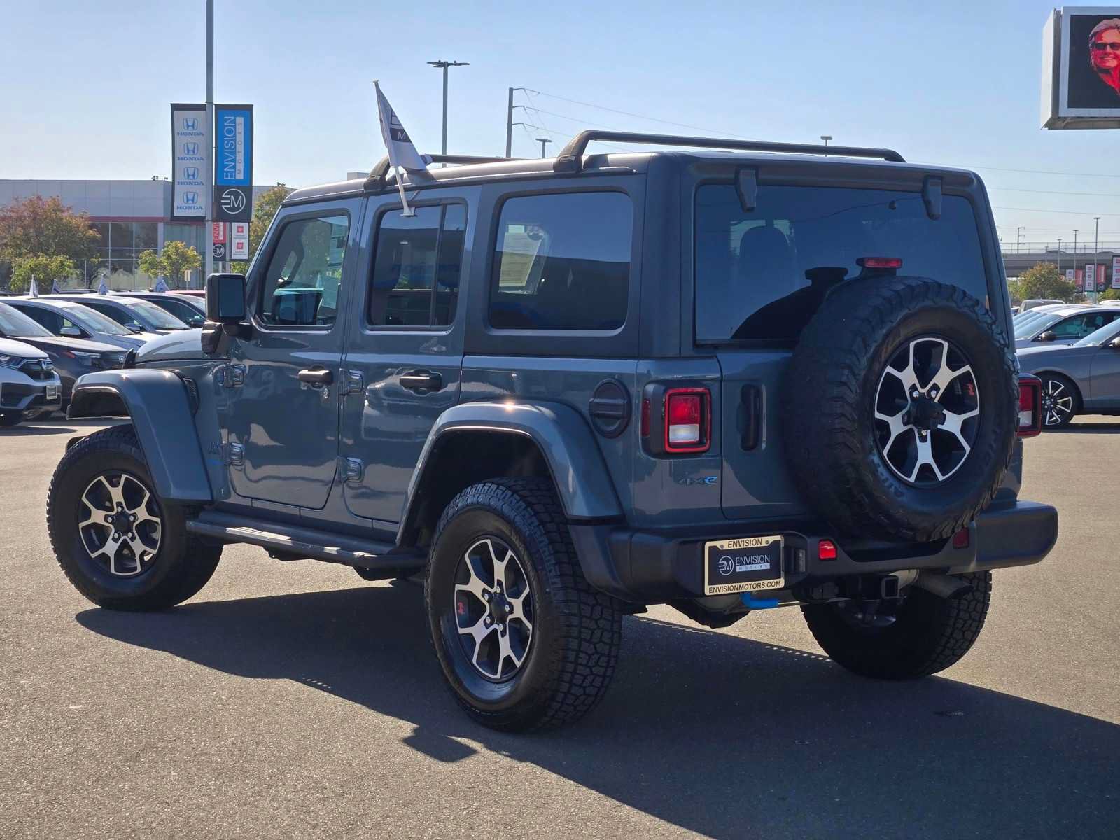 Used 2024 Jeep Wrangler Unlimited AWD/4WD image 5