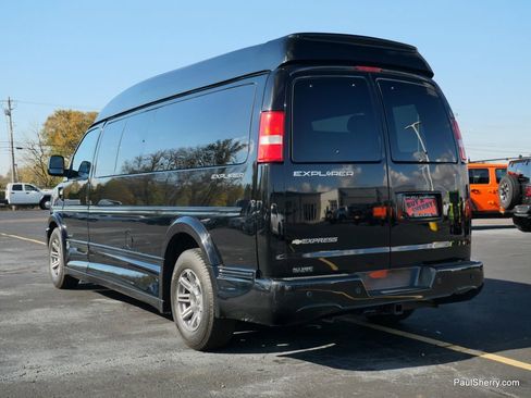 Used 2022 Chevrolet Express 2500 Extended w/ Enhanced Convenience Package image 18