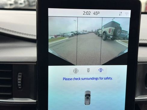 Used 2022 Ford Explorer Platinum w/ Technology Package image 33