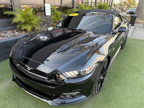 Used 2017 Ford Mustang GT Premium image 11