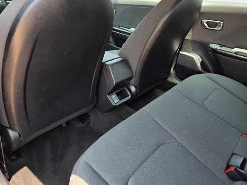 Used 2025 Kia K4 FWD image 28