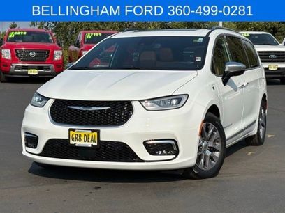 Used 2023 Chrysler Pacifica Pinnacle